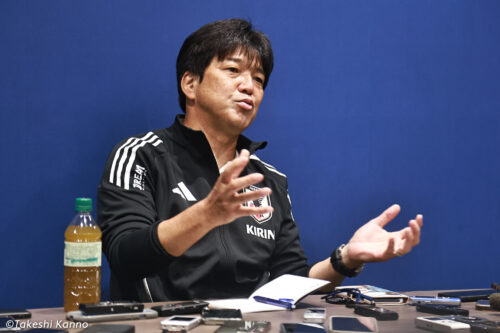 日本代表のコーチ・名波浩氏 2年8カ月を振り返る「ポンコツなのが印象に」