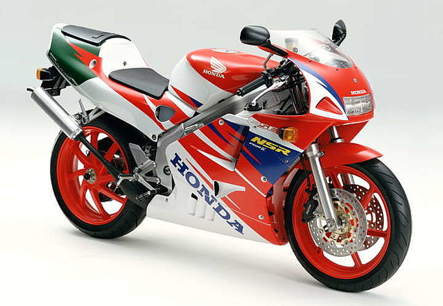 タイヤセット　nsr250mc18 VFR400 タイヤセット nsr250mc18 VFR400 に適合するホンダ NSR250/MC18/MC21