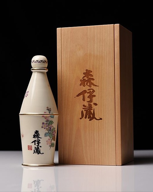 焼酎「森伊蔵」が初の18年熟成の原種を発売 値段は46万円超 - ライブドアニュース