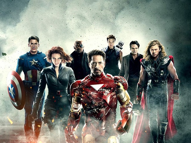 マーベル Marvel 先生は変身したスーパーヒーローです キャプテンマーベル 半袖Tシャツ Vネック 最強スーパーヒーロー集団にロキが立ちはだかる！マーベル映画