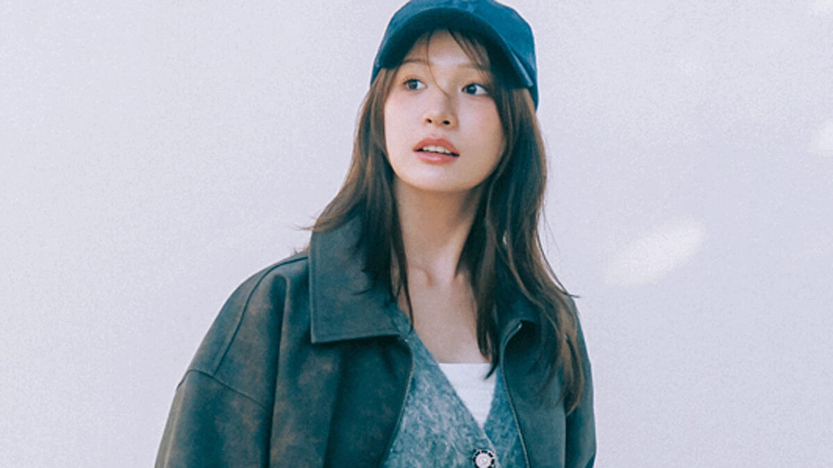 ふわっと広がる白のフリルミニ いつもと違う印象に