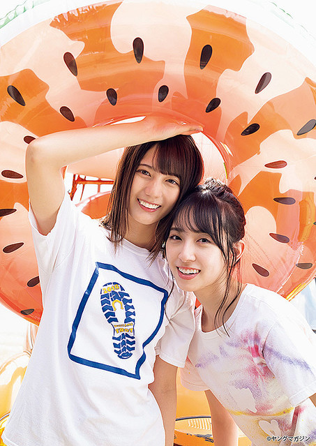 日向坂46の18歳コンビ・小坂菜緒＆金村美玖“なおみく”が、ギュッ