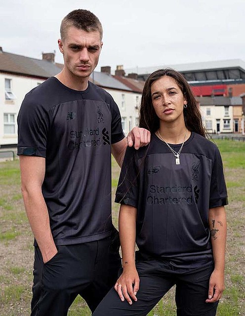 今年も登場！リヴァプール、真っ黒な「BLACKOUT」ユニフォームを発表