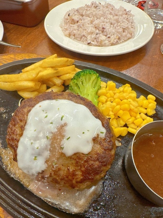 ����ͥ�ҡ��ե��ߥ쥹�Ǥ�ͼ����˥ޥ��ɥʥ�ɤء֤������νŤ������Ƥ�����