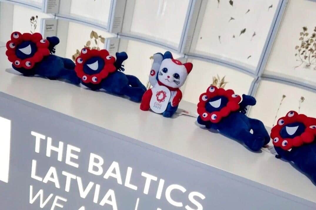 万博バルト館でミャクミャク「連れ去り」事案 プレゼント続々で「増殖