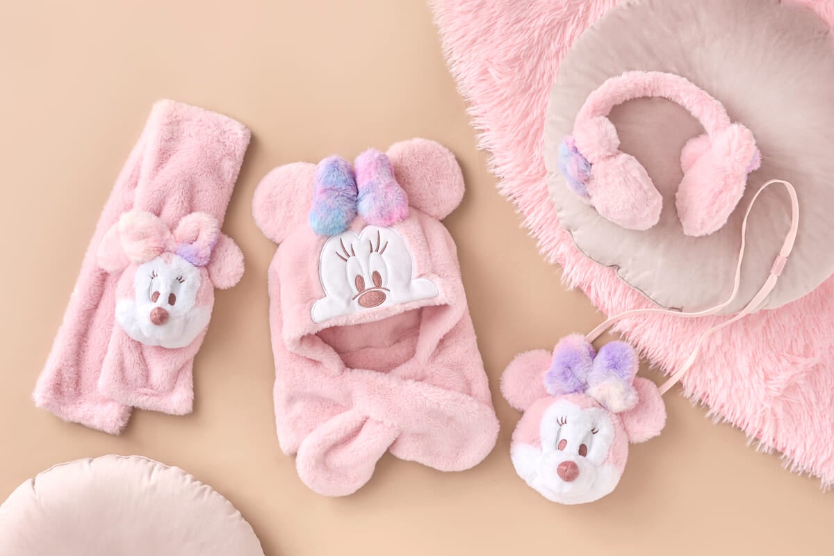 ミニー、マリー、プーさんたちのふわふわ手袋やイヤーマフ！ディズニー