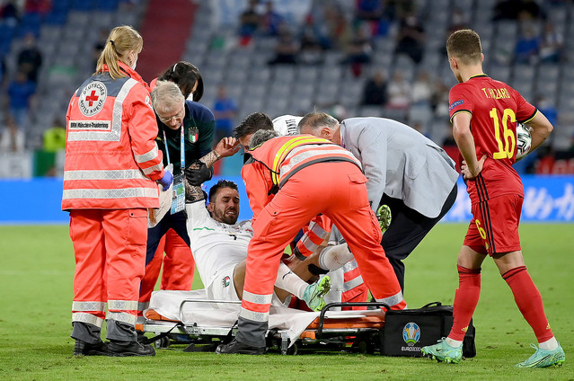 快進撃続くイタリアに不運…守備の要が左足アキレス腱断裂の重傷で離脱