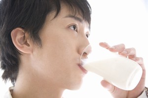 ���Ĥ����ܿͤ�ʿ�ѿ�Ĺ���㤫�ä��ȸ����롣����ϫƯ�ʤΥǡ����ˤ��ȡ���������ǯ�λ����ǡ�������������ʿ�ѿ�Ĺ�ϣ�����������������ä��������������Ǥϣ������������Ķ����褦�ˤʤäƤ��롣�ʥ��᡼���̿��󶡡��������ңơ�