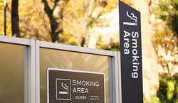 ベランダ越しの受動喫煙で近所トラブル、悪いのはいつも喫煙者？