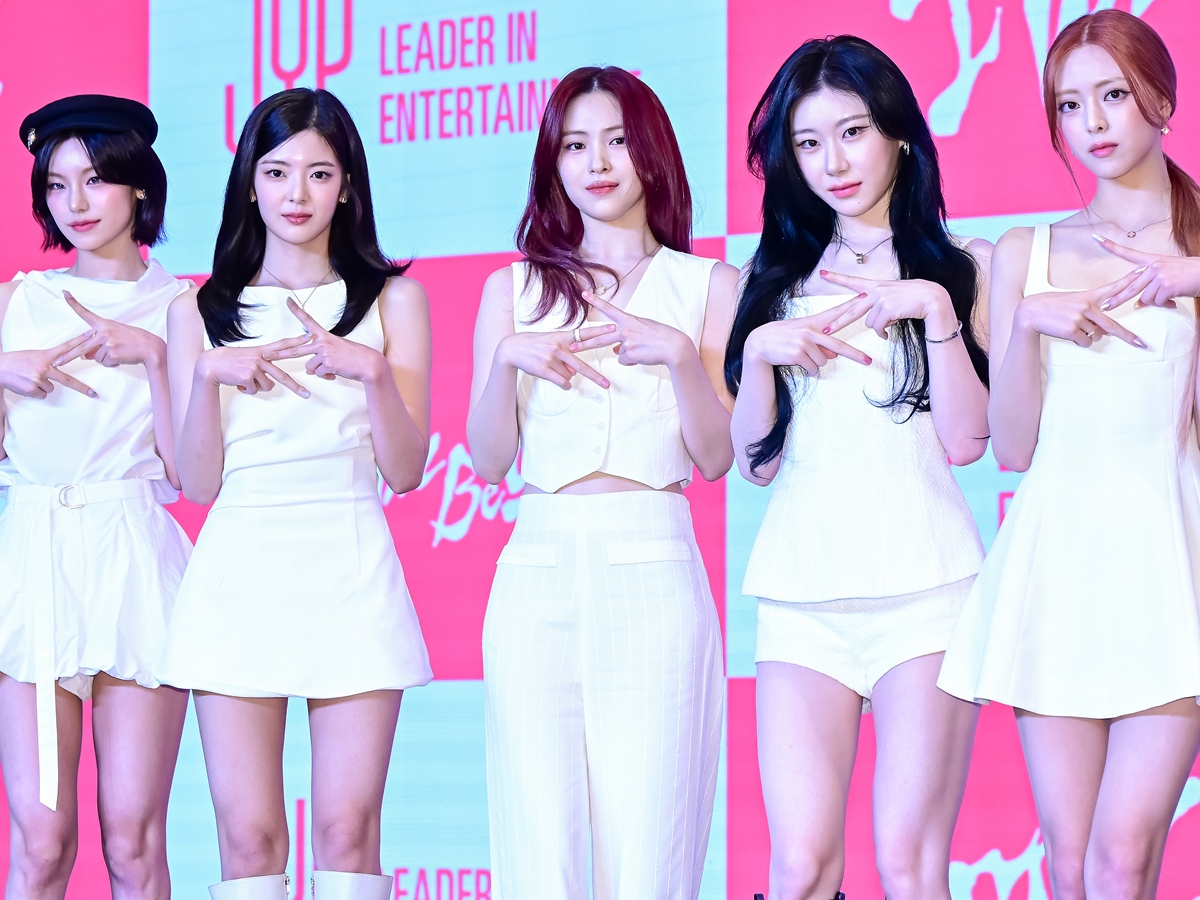 ITZY、洗練された新作でカムバック2週目の熱量高まるステージを展開