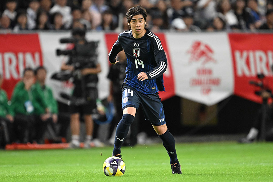 伊東純也のクロスに脚光【写真:徳原隆元】