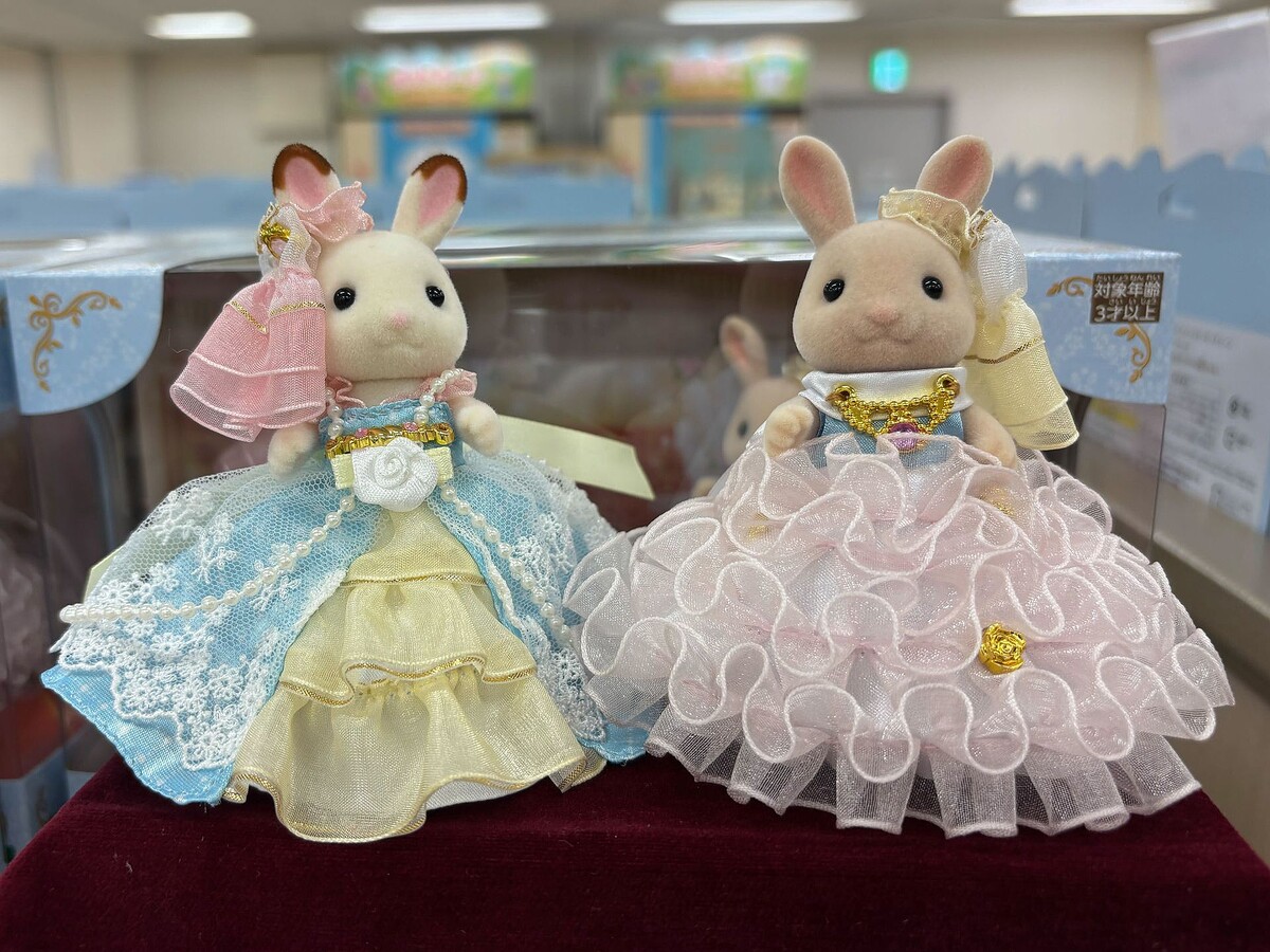 シルバニア　オリジナル人形&ドレスセット シルバニアファミリー展40th」にて限定発売されるオリジナル人形