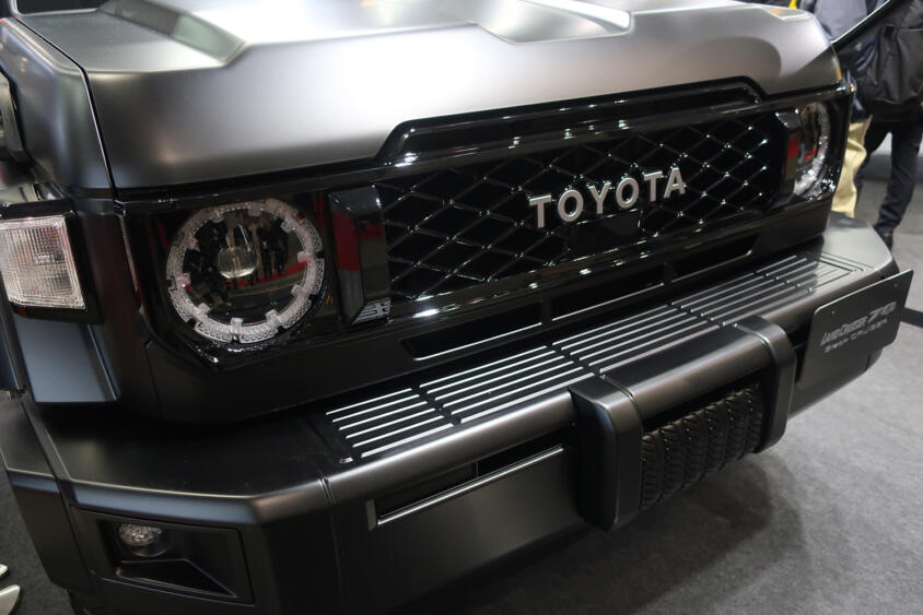 黒い布製、光吸収（影） トヨタ ランドクルーザー“70” | デザイン | トヨタ自動車WEBサイト