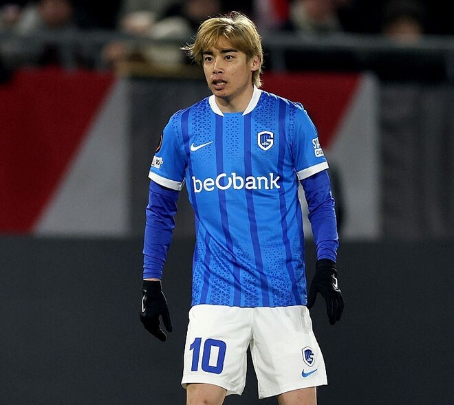 途中出場で気持ちの籠ったプレーを見せた伊東。(C)Getty Images