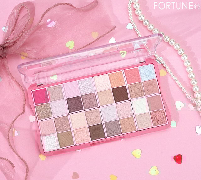 キャンメイク25年冬新作｜40周年限定アイシャドウ『スーパーかわいい