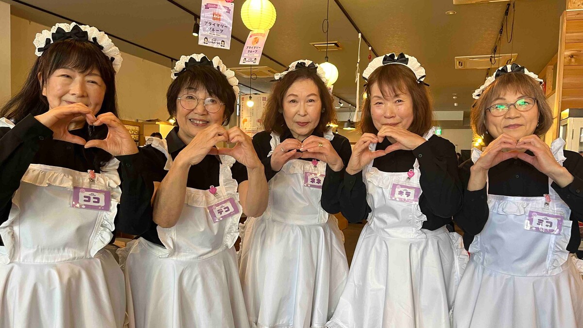 「“喪え喪えキュン”が楽しい」88歳男性も推す「冥土喫茶」…“三途リバー”を渡り入店、「この世に疲れましたら、またお越しください」とお見送り