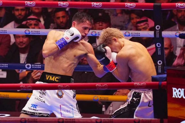 井上尚弥と対戦したアラン・ピカソ（左）【写真：ロイター】