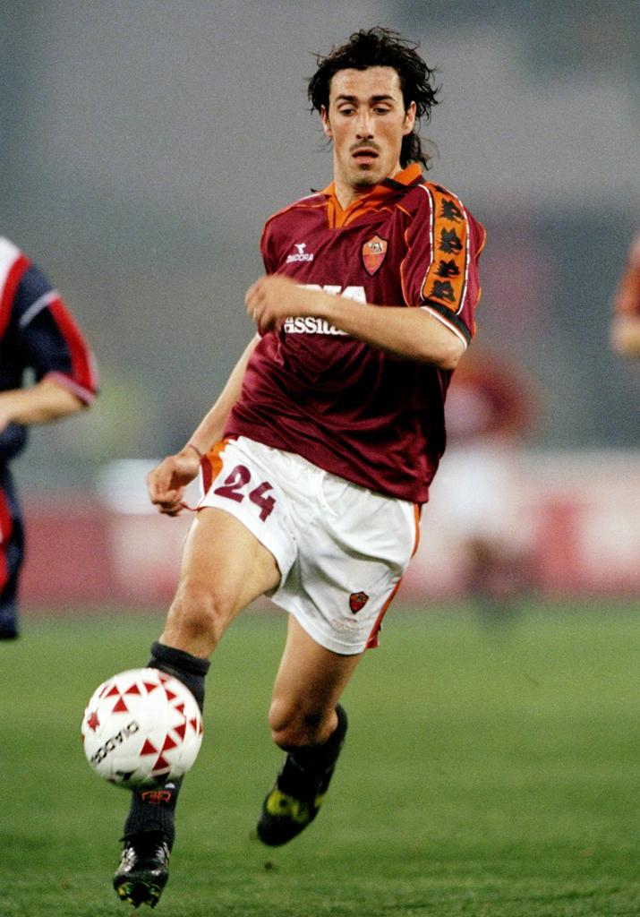 ローマが「伝説の勝利」25周年の新ユニフォームを発表！主役となった