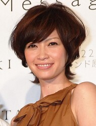 辺見えみり 8歳愛娘と ワチャワチャ ショットでママの顔 とても素敵な親子 凄くいい ライブドアニュース