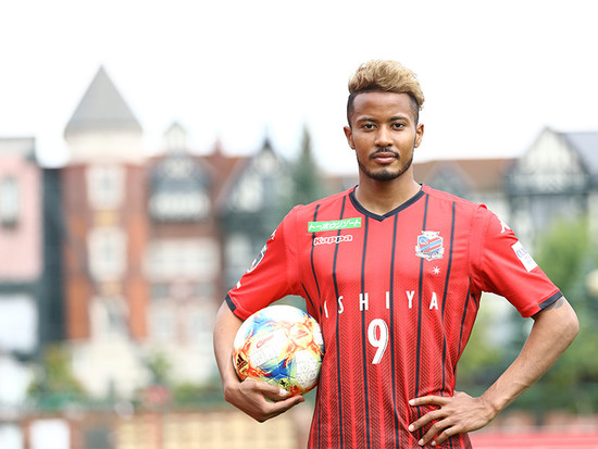 リオ五輪サッカー日本代表　鈴木武蔵選手　自筆サイン　現コンサドーレ札幌所属 リオ五輪サッカー日本代表 鈴木武蔵選手 自筆サイン 現