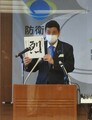 今年を表す漢字について「烈」を掲げる岸信夫防衛相＝２８日、防衛省（市岡豊大撮影）
