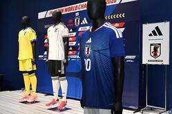 ���ǥ����������å���������ɽ�Υ��ꥨ���ƥ��֥ѡ��ȥʡ���Ado������ѡڼ̿�������δ����