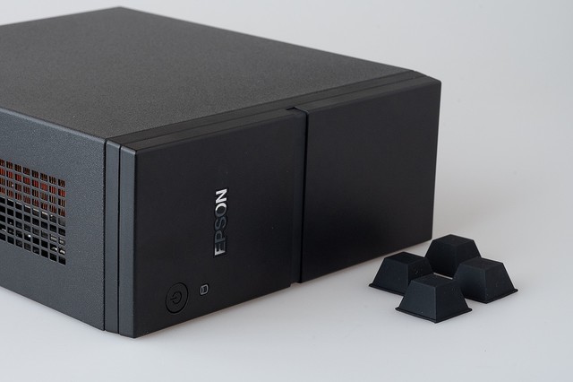 製品レビュー : 省スペース・高コスパのフォトグラファー向けPC