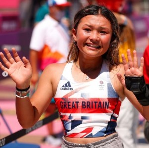 13歳で銅メダル獲得したスカイ・ブラウン選手(画像は『Team GB 2021年8月4日付Instagram「13 years old!」』のスクリーンショット)