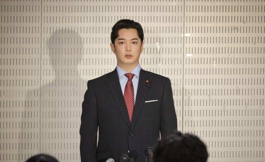 「おコメの女」第6話 千葉雄大演じる大臣が隠し子疑惑で責められる