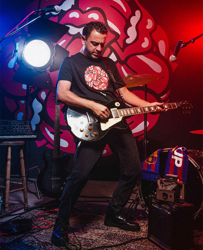 FCバルセロナ × The Rolling Stones』コラボアイテムが登場！選手