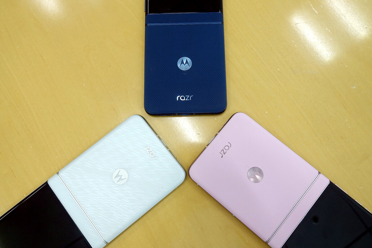 Motorola razr 60s ブルー SoftBank Motorola razr 60s ブルー SoftBank - メルカリ