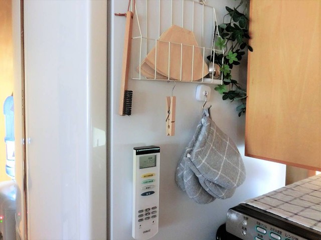 散らかりがちな紙類やリモコンはマグネット収納で解決 ライブドアニュース