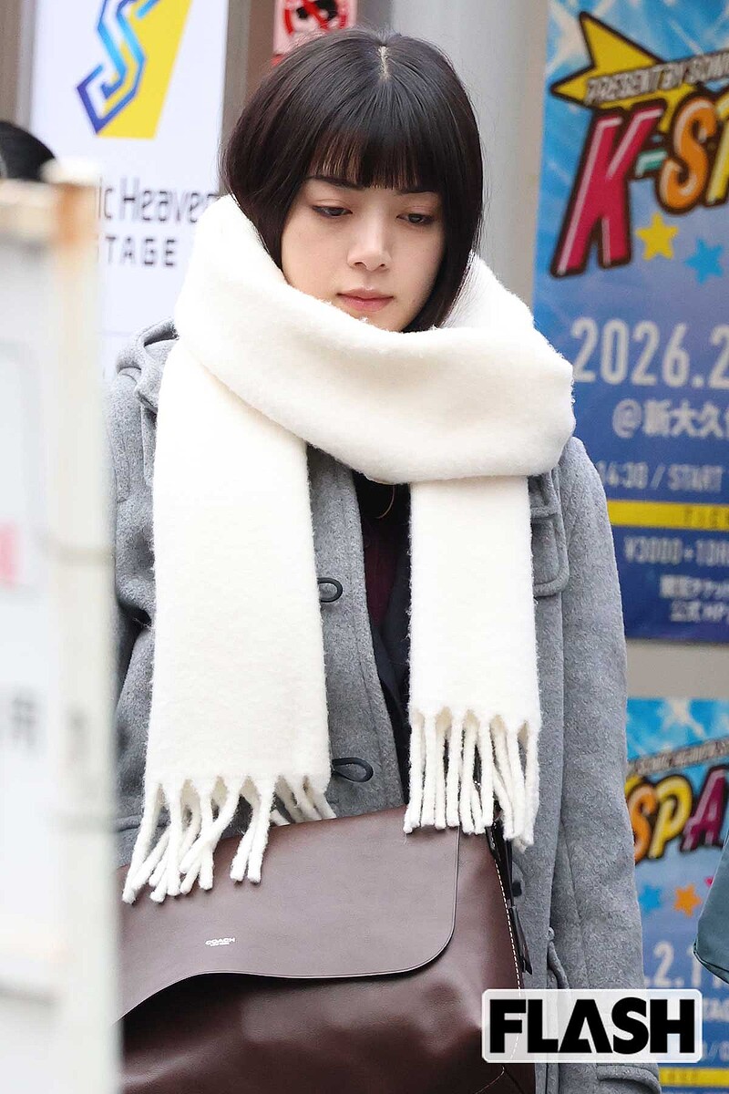 ロケに挑む池田エライザ