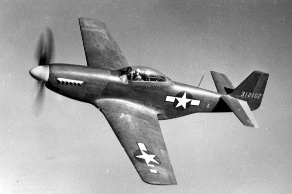 アメリカ傑作戦闘機P-51「マスタング」の初飛行日-1940.10.26 開発期間