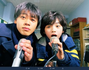 竹内涼真と柴崎楓雅(画像は『竹内涼真 2020年3月2日付Twitter「おいっ みきお! かわいいじゃねーか」』のスクリーンショット)
