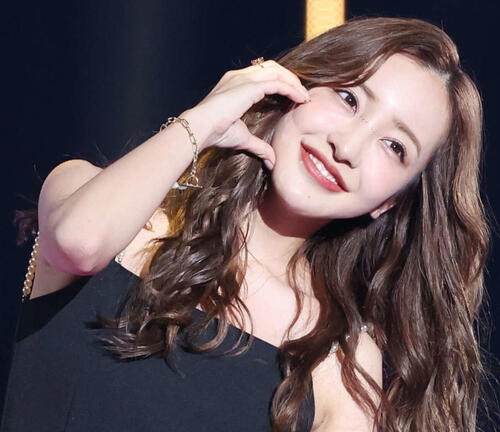 板野友美（2024年撮影）