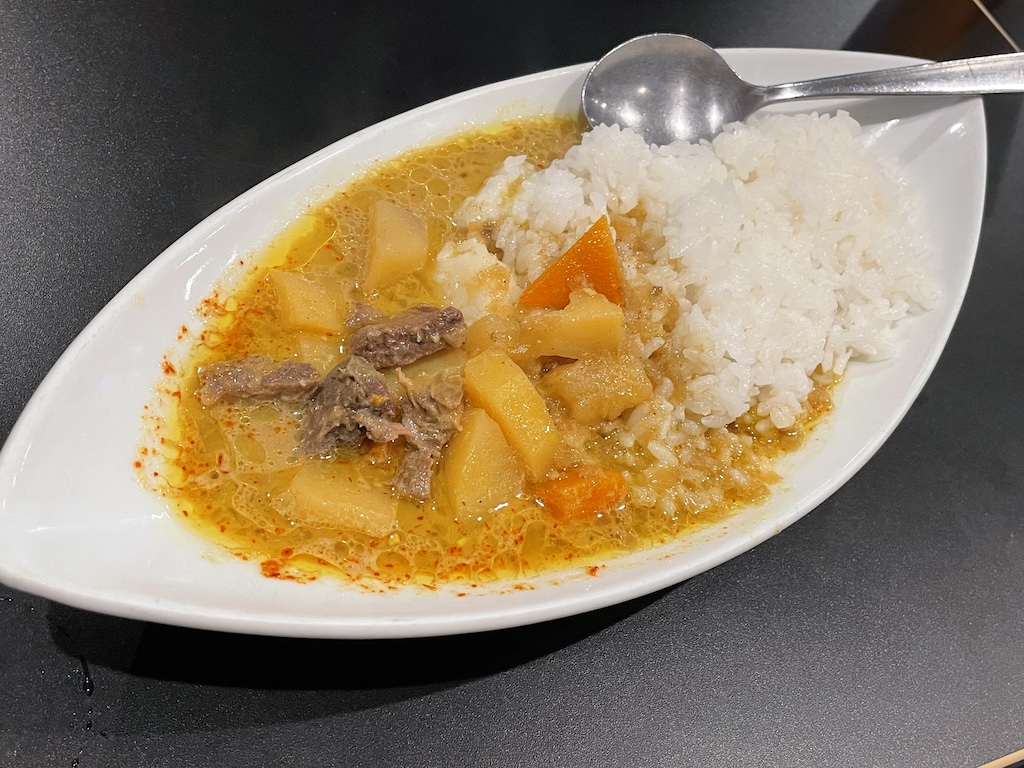
			幡ケ谷時代に愛されたラムカレーがまた食べられる！ ラム好きが通うモンゴル料理店が調布に移転オープン
		