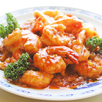 
          プリプリ食感と濃厚な旨味がたまらない！みんなが大好きな「えび」のおいしいレシピ
        