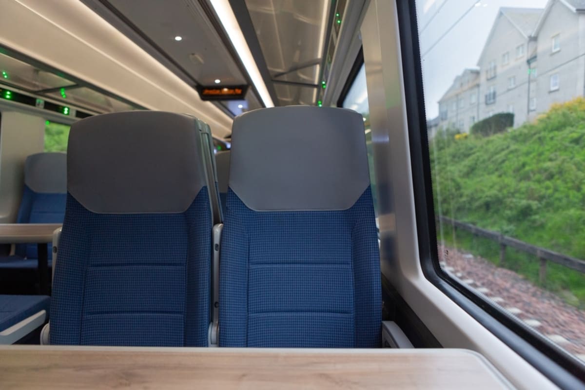 新幹線のグランクラスはプラス1万円以上払う価値がある?料金を解説