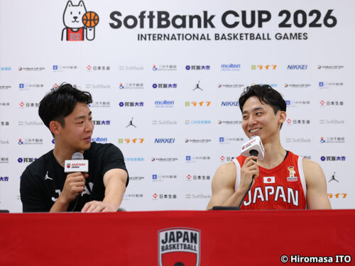 河村勇輝と佐々木隆成がニコニコ「同郷にすごい先輩が」日本代表戦後の会見で褒め合う