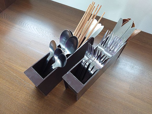 セリア ペンスタンドだけど ペンじゃないモノ の収納にも優秀すぎる ライブドアニュース