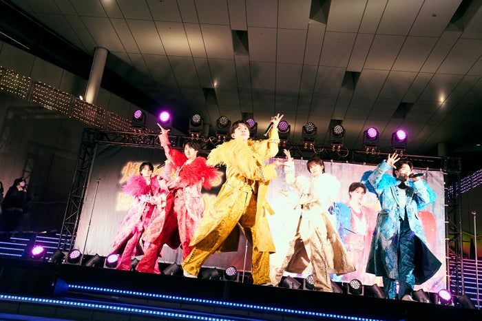 M!LK、フリーライブに約1万人殺到 新曲「爆裂愛してる」MVも公開