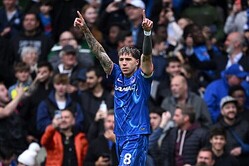 Real's interest is too... Chelsea doesn't think about selling E. Fernandez