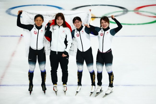銅メダルを獲得したスピードスケート女子団体パシュート【写真：ロイター】