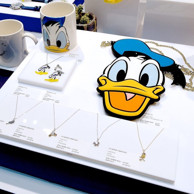 ドナルドたちダックファミリーの家系図デザインも Disney Expo Japan 19 ディズニーグッズ ライブドアニュース