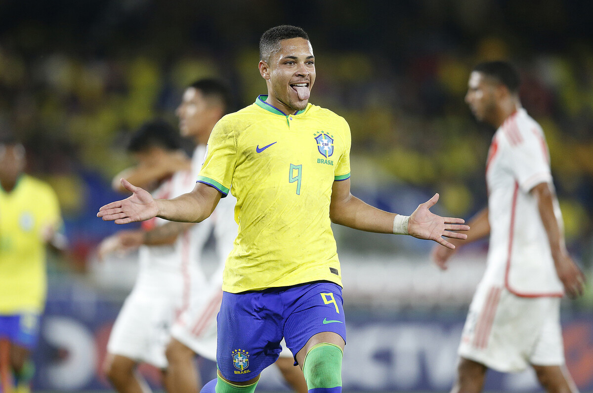 ブラジル、2つの代表メンバーを同時発表。注目のビットー・ホッキはU