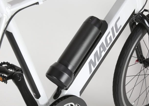 引き取り限定 MAGIC 電動アシスト自転車 スポーツタイプ。 都会での