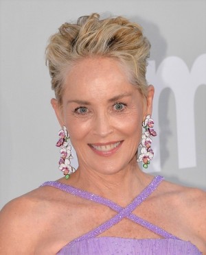 シャロン・ストーン(64)、『紅海国際映画祭』オープニングガラで注目集める