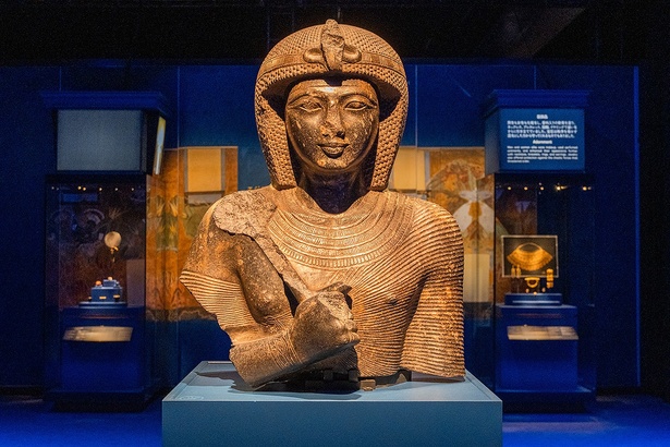 エジプト ラピスラズリ ファラオ 像 3000年の時を超えた至宝が東京に！エジプト政府公認の「ACN ラムセス