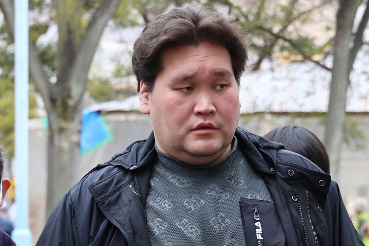 弟子の伯乃富士を暴行し伊勢ヶ濱親方（時事通信フォト）